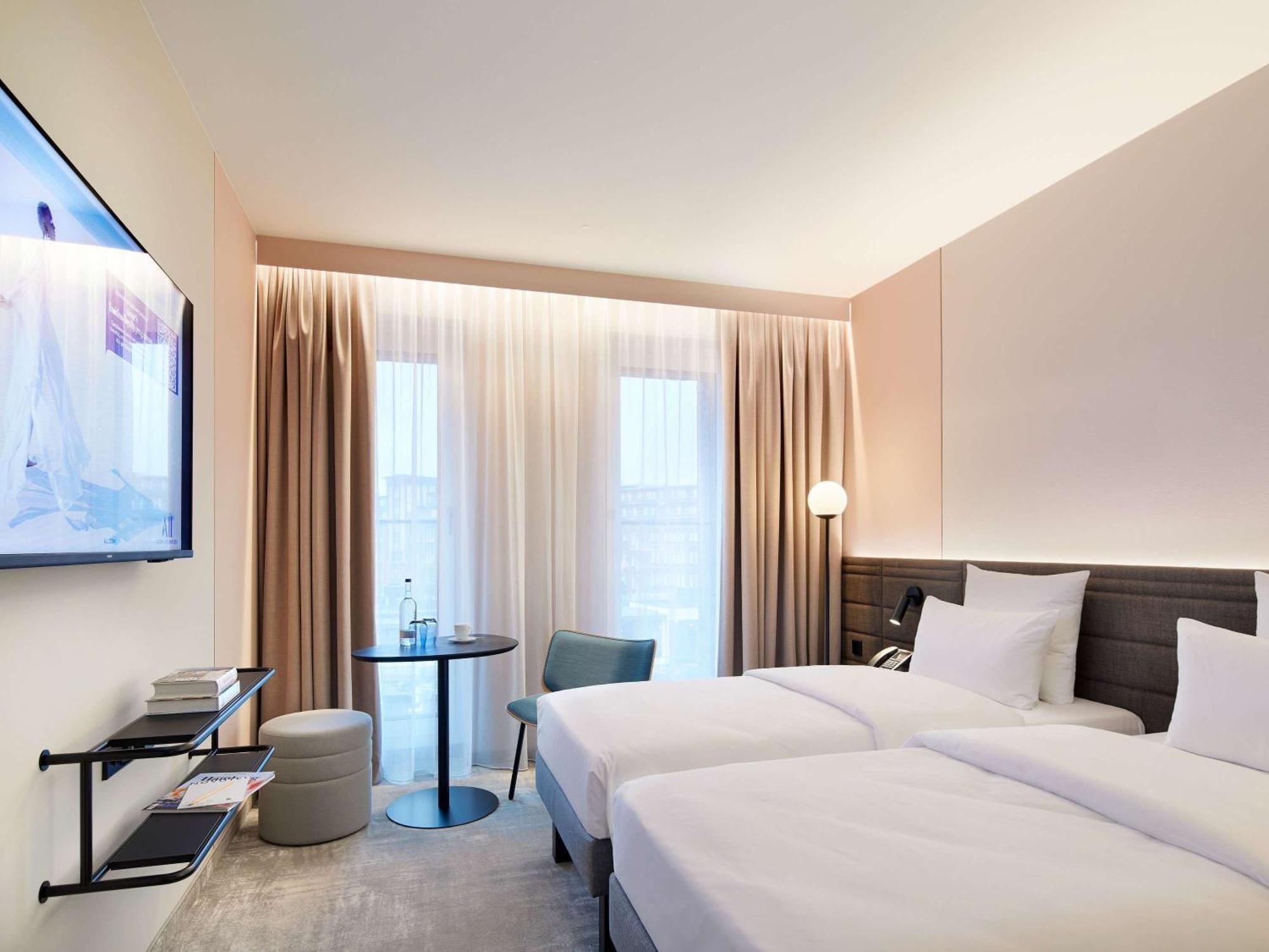 Novotel Hamburg Central Station Exterior photo